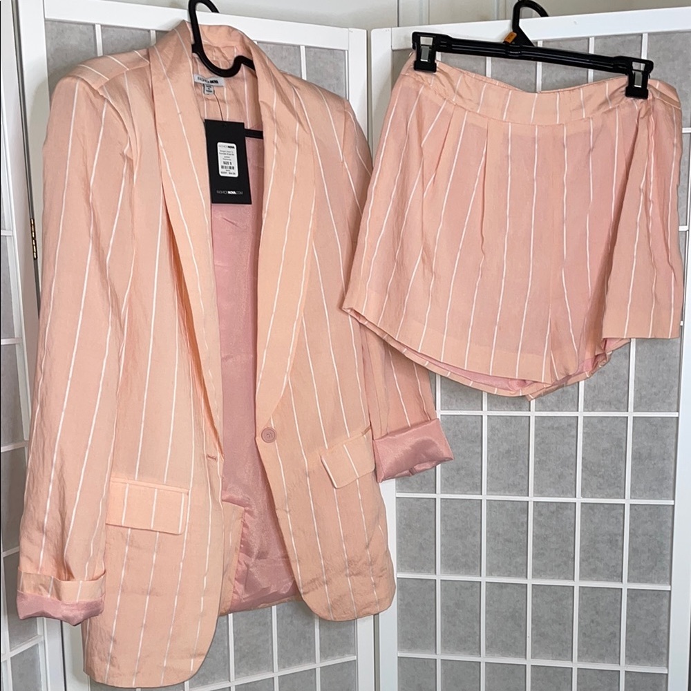 NWT Fashion Nova Peachy-Pink and White Sport Coat Blazer with Pinstripes